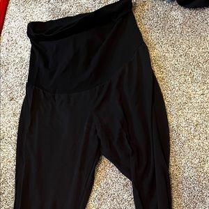 A pea in the pod black maternity leggings
